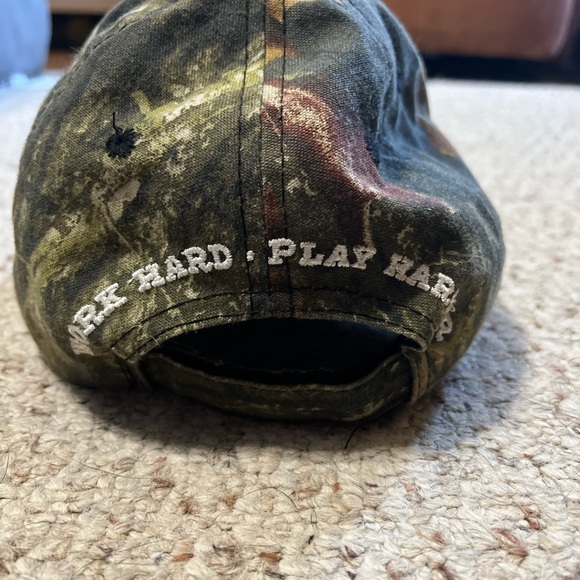 Camo Boots and Hearts hat - Picture 2 of 2
